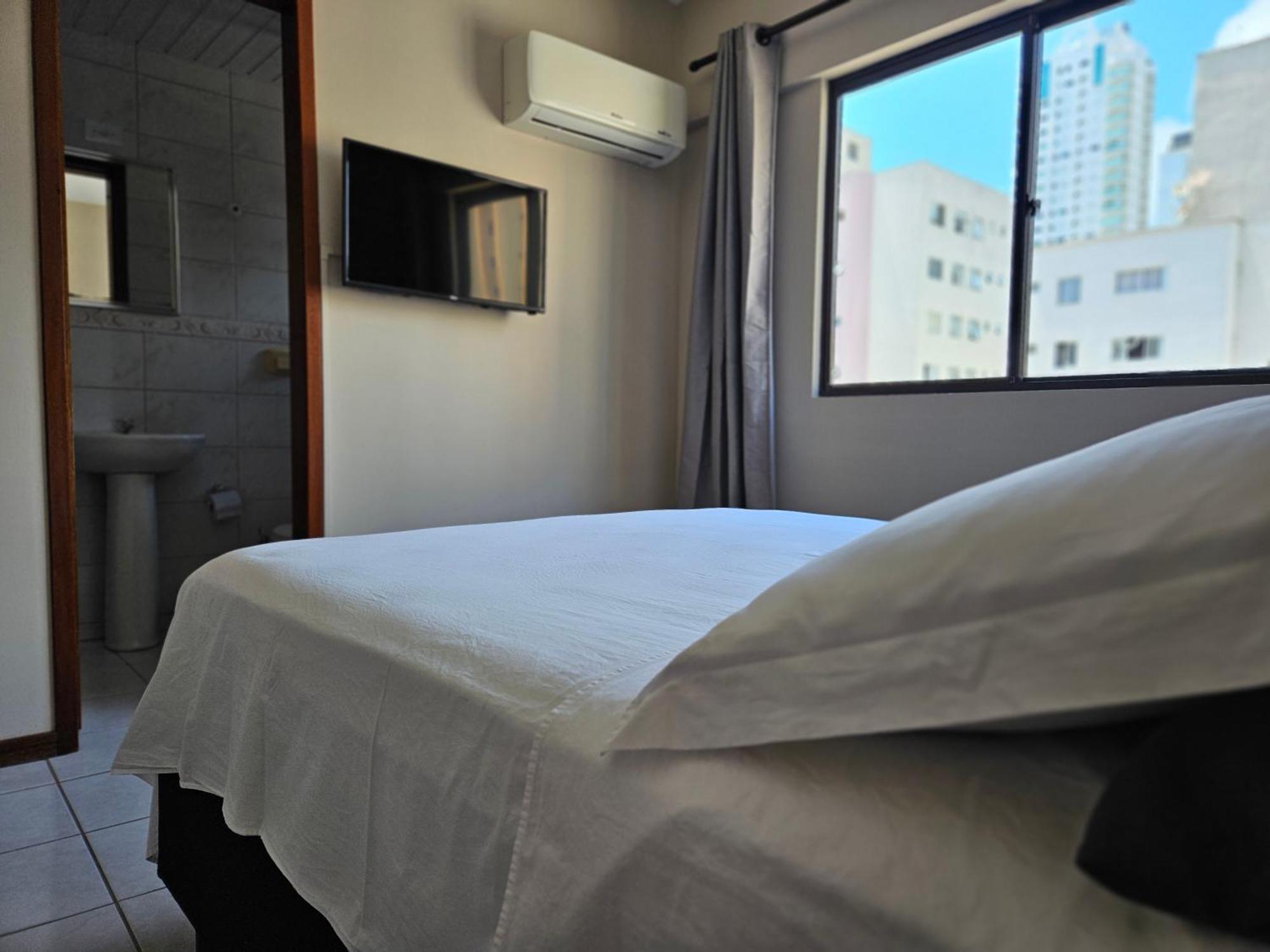 2 Quartos A 200Mts Praia Central, Garagem, Churrasqueira, Wi-Fi 90 Mbps, Pet Friendly Balneário Camboriú エクステリア 写真