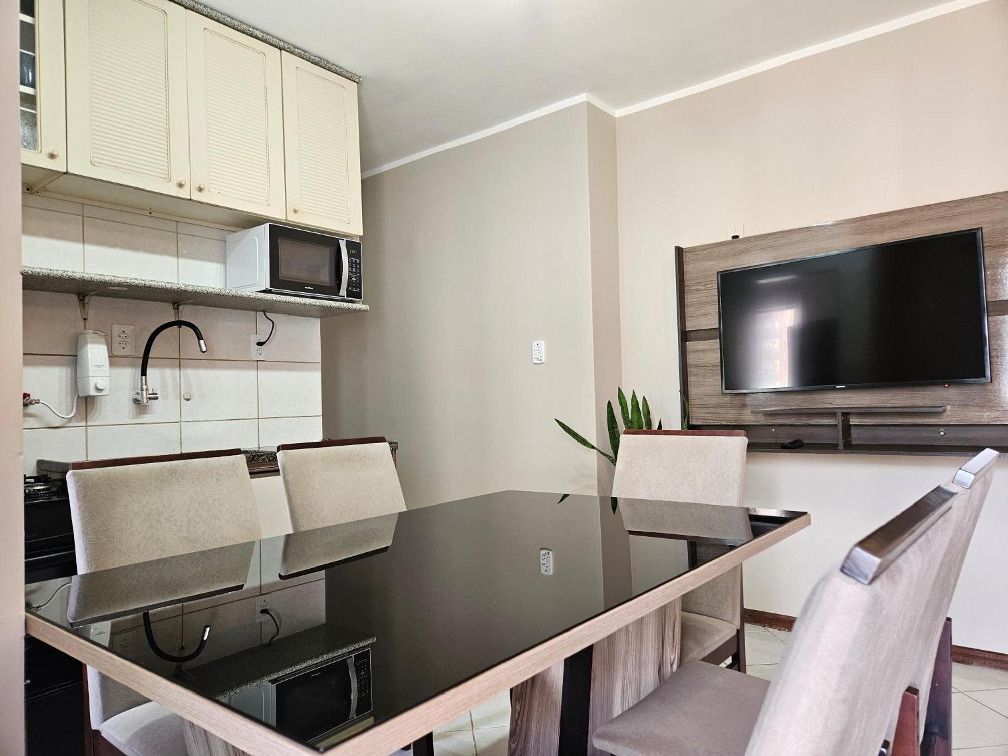 2 Quartos A 200Mts Praia Central, Garagem, Churrasqueira, Wi-Fi 90 Mbps, Pet Friendly Balneário Camboriú エクステリア 写真