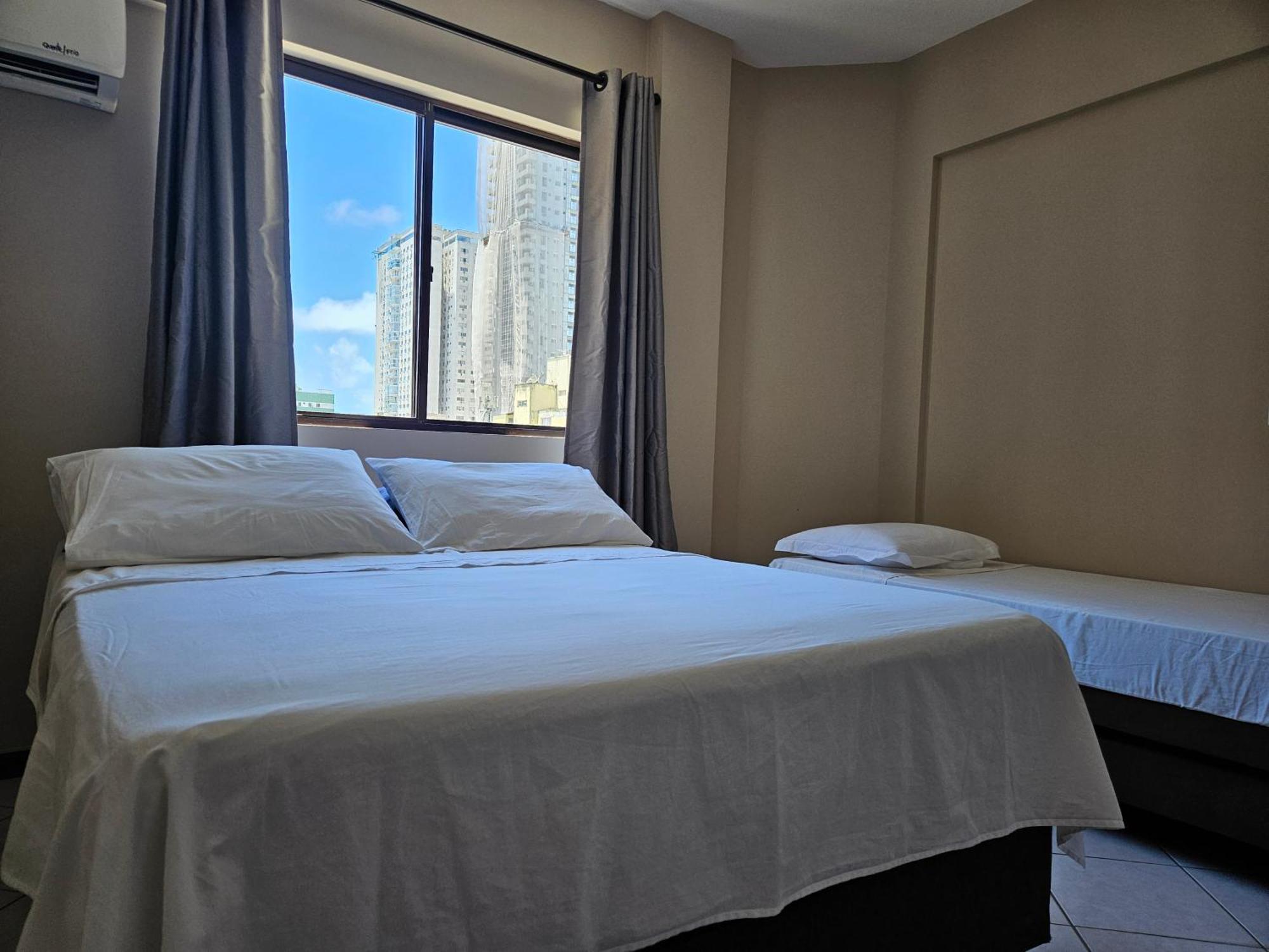 2 Quartos A 200Mts Praia Central, Garagem, Churrasqueira, Wi-Fi 90 Mbps, Pet Friendly Balneário Camboriú エクステリア 写真